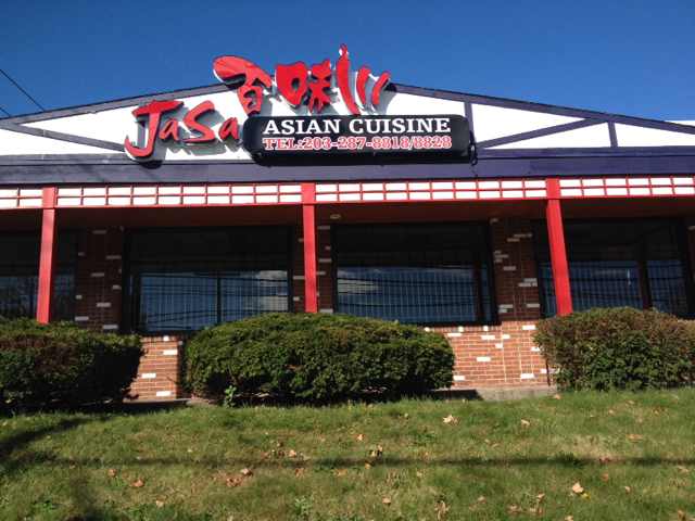 Free Restaurant Bootstrap Website Template by Joyopos.com